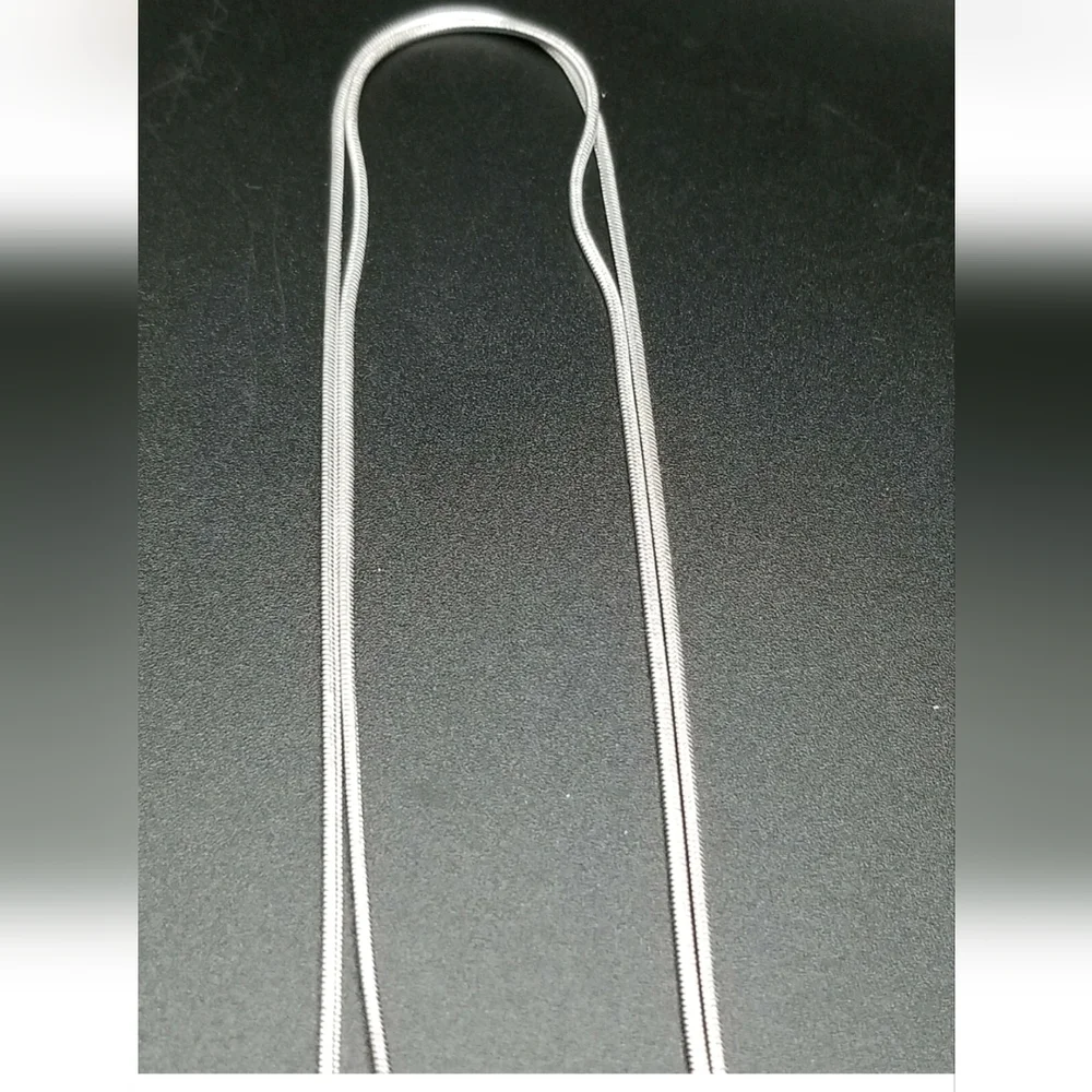 Yozone Women's Four-Leaf Clover Crystal  Pendant Necklace Silver Tone - Picture 7 of 8